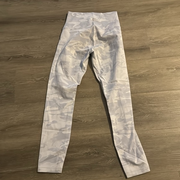 Lululemon wunder under white camo leggings - Picture 2 of 2